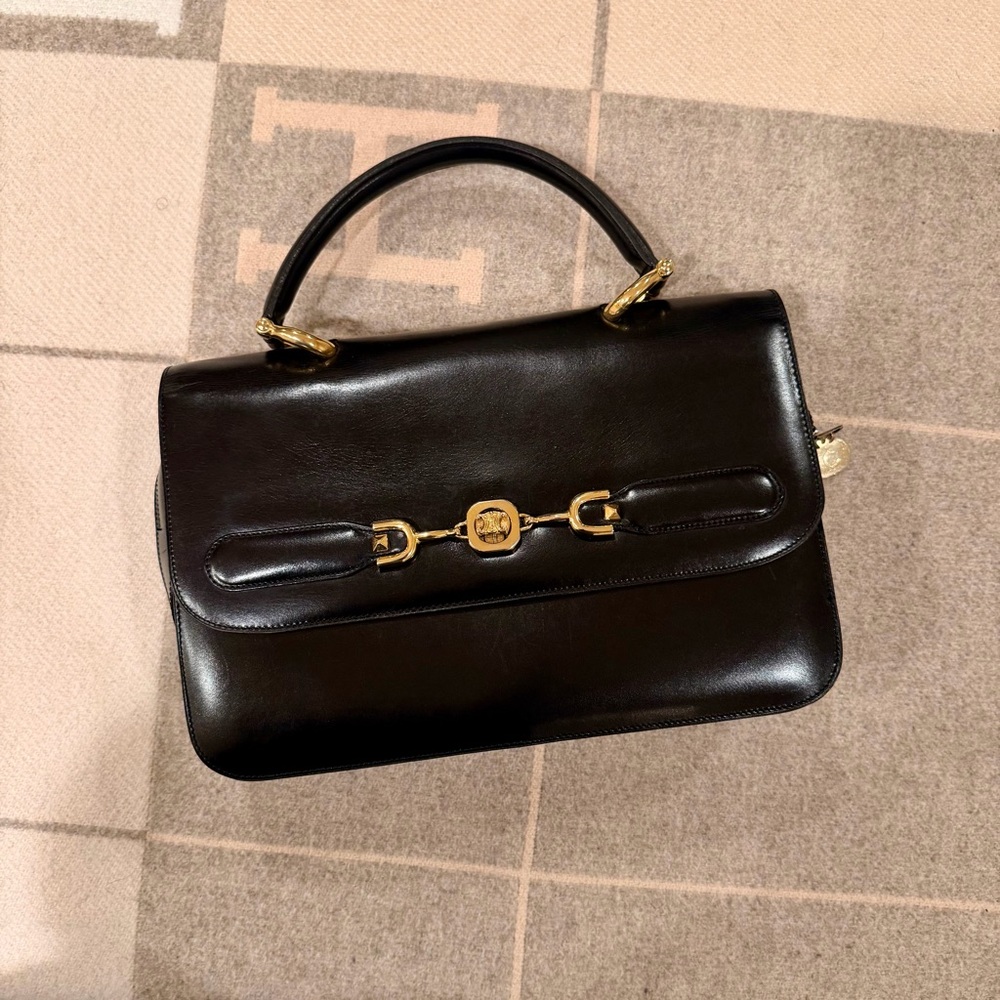 Celine Vintage Classic Black Calfskin Triomphe Turn Lock 2-Way Bag – Authentic